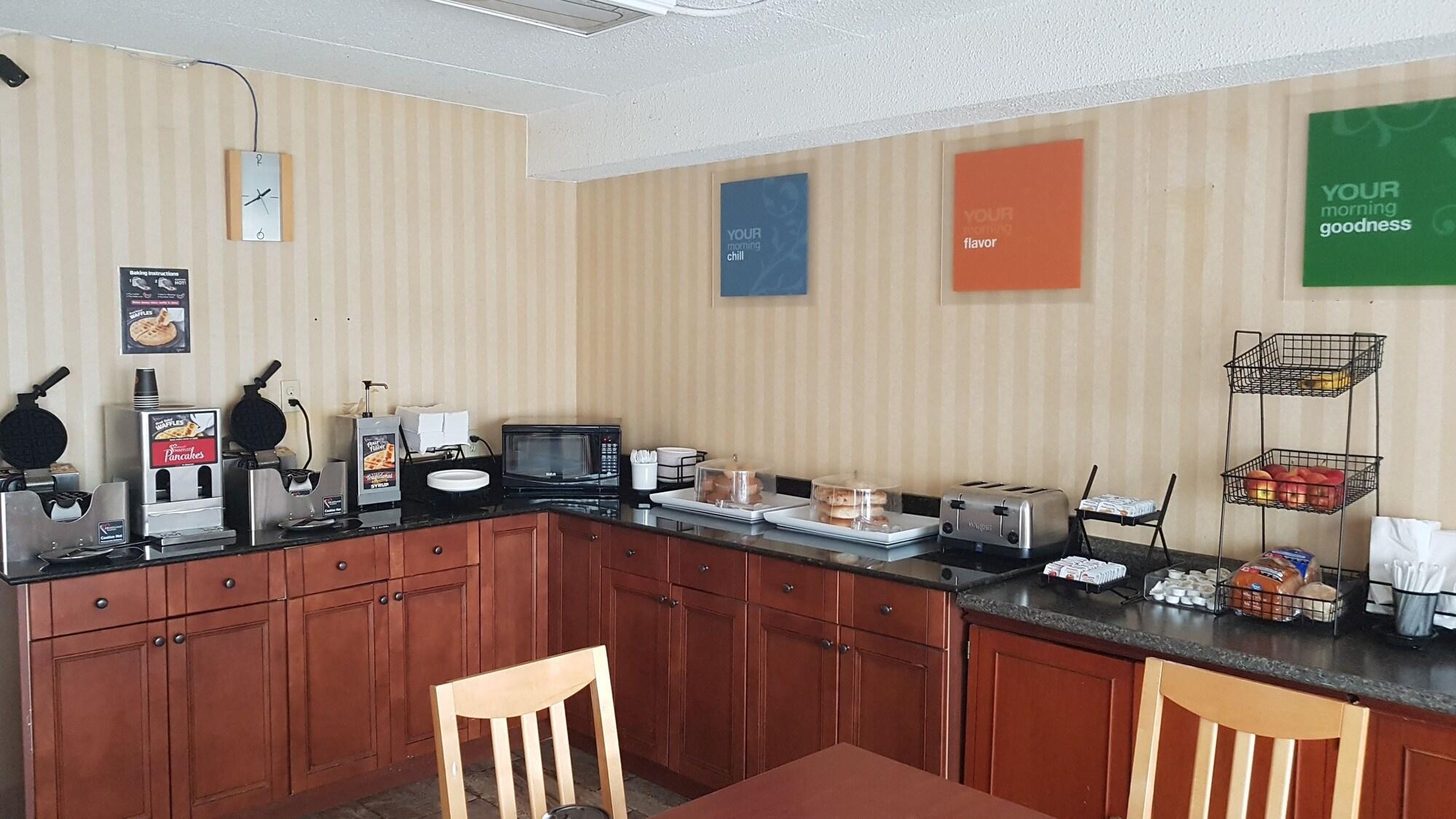 ทราเวลลอดจ์ เวลแลนด์ Hotel ภายนอก รูปภาพ