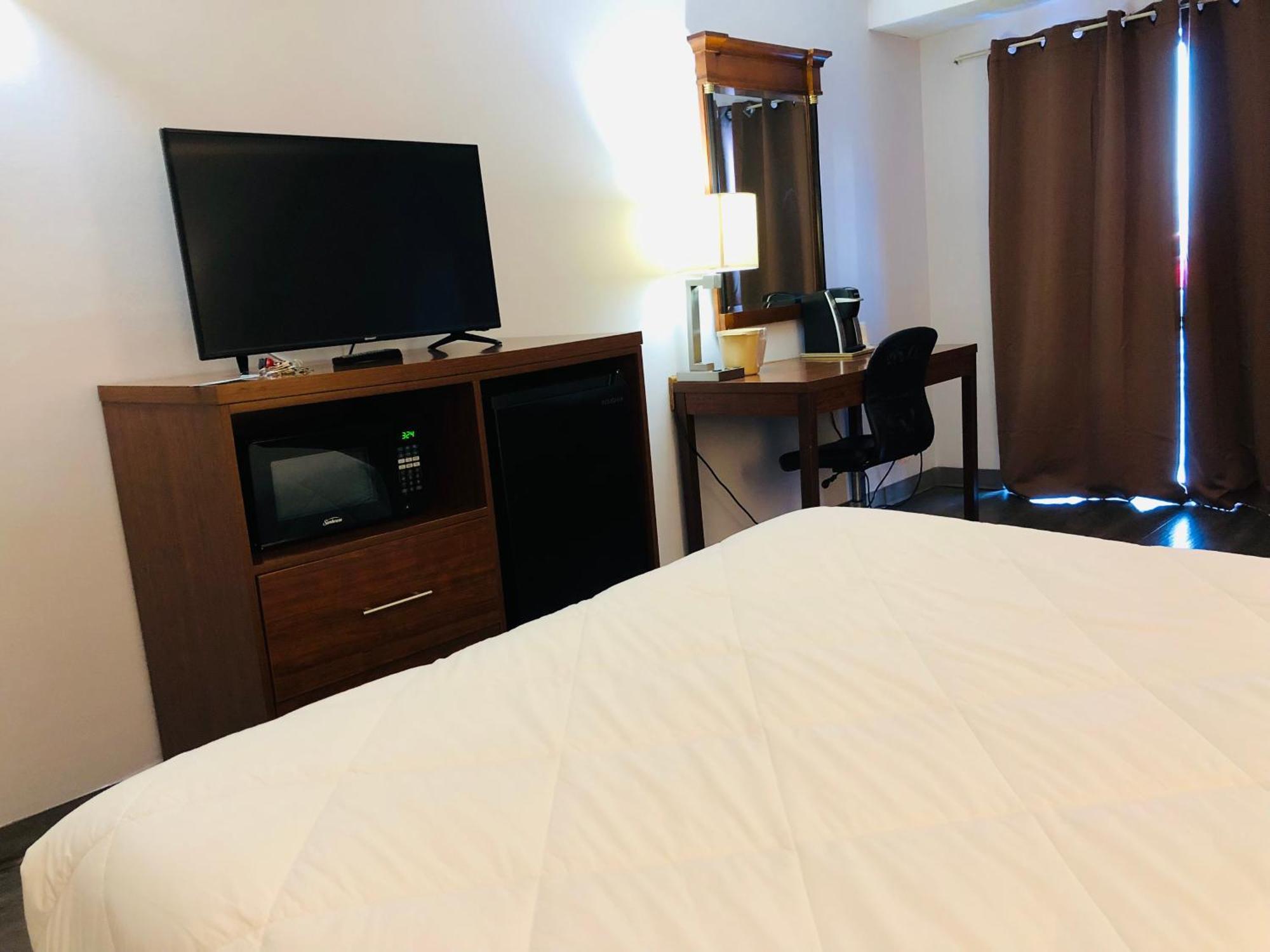 ทราเวลลอดจ์ เวลแลนด์ Hotel ภายนอก รูปภาพ